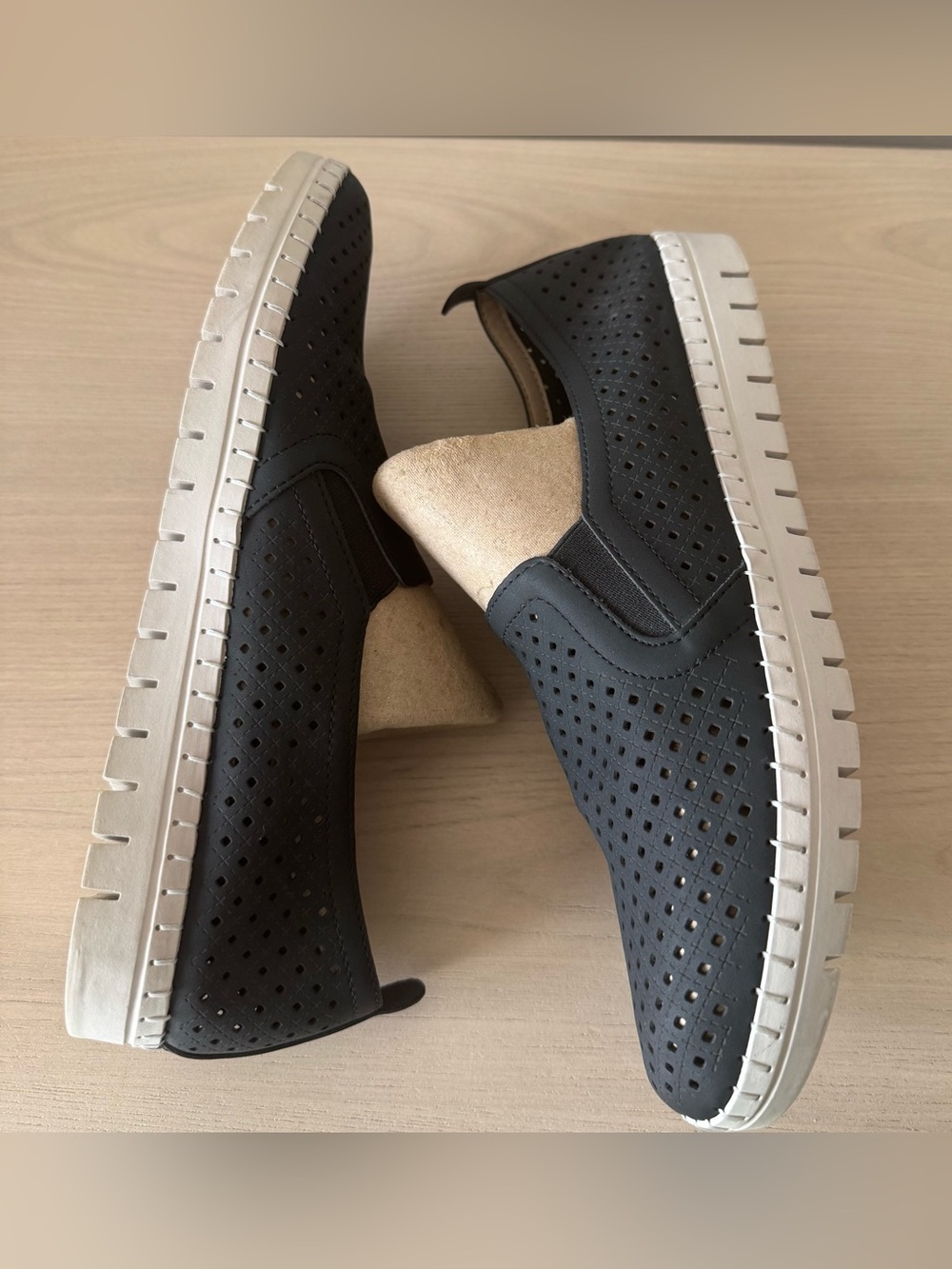 Easy Street Black Perforated Comfort Wave Slip-On Sneakers / Size 9